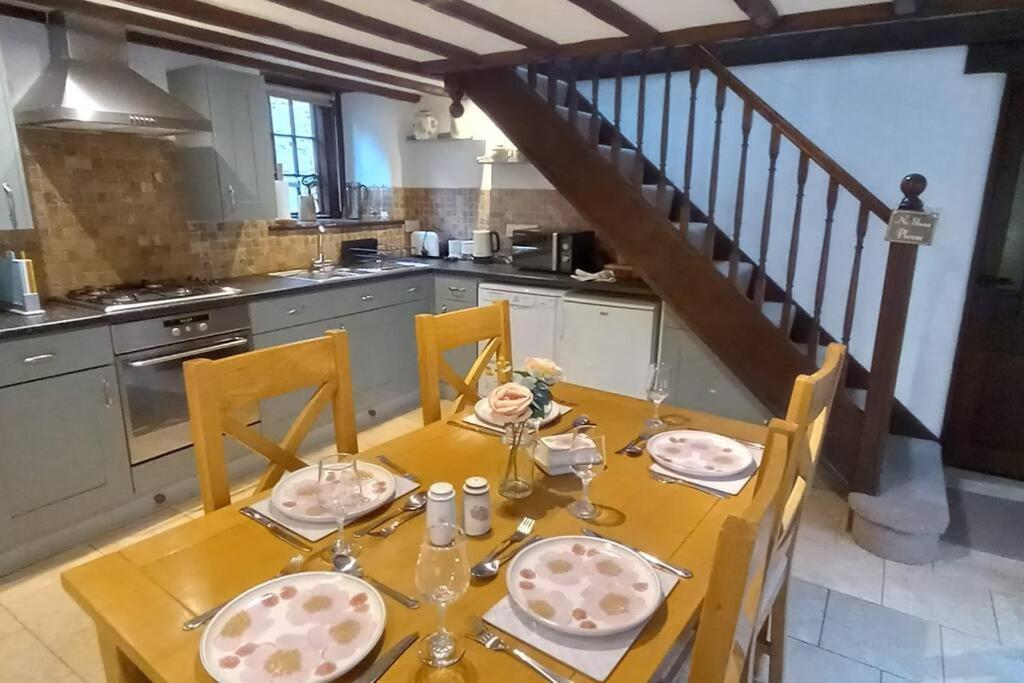 Peak District - 1 Harrow Cottage - Great Longstone エクステリア 写真
