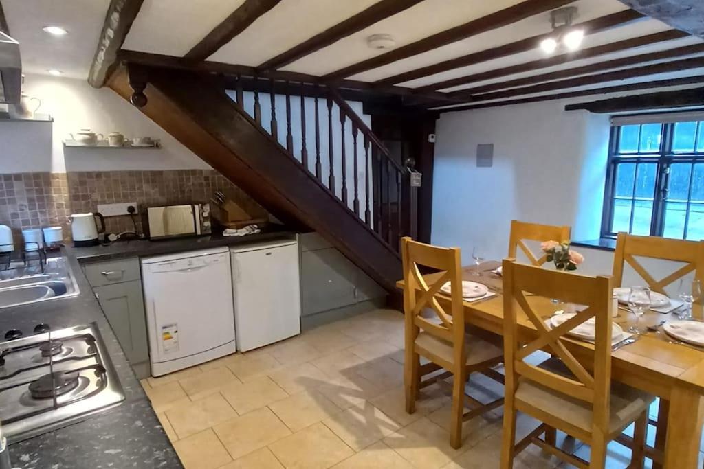 Peak District - 1 Harrow Cottage - Great Longstone エクステリア 写真