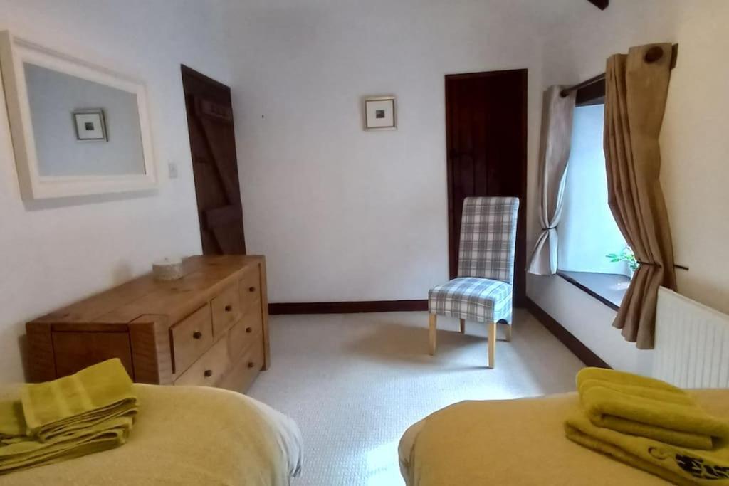 Peak District - 1 Harrow Cottage - Great Longstone エクステリア 写真