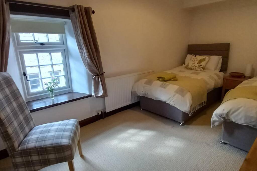 Peak District - 1 Harrow Cottage - Great Longstone エクステリア 写真