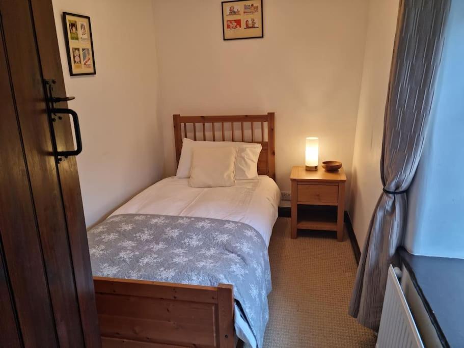 Peak District - 1 Harrow Cottage - Great Longstone エクステリア 写真