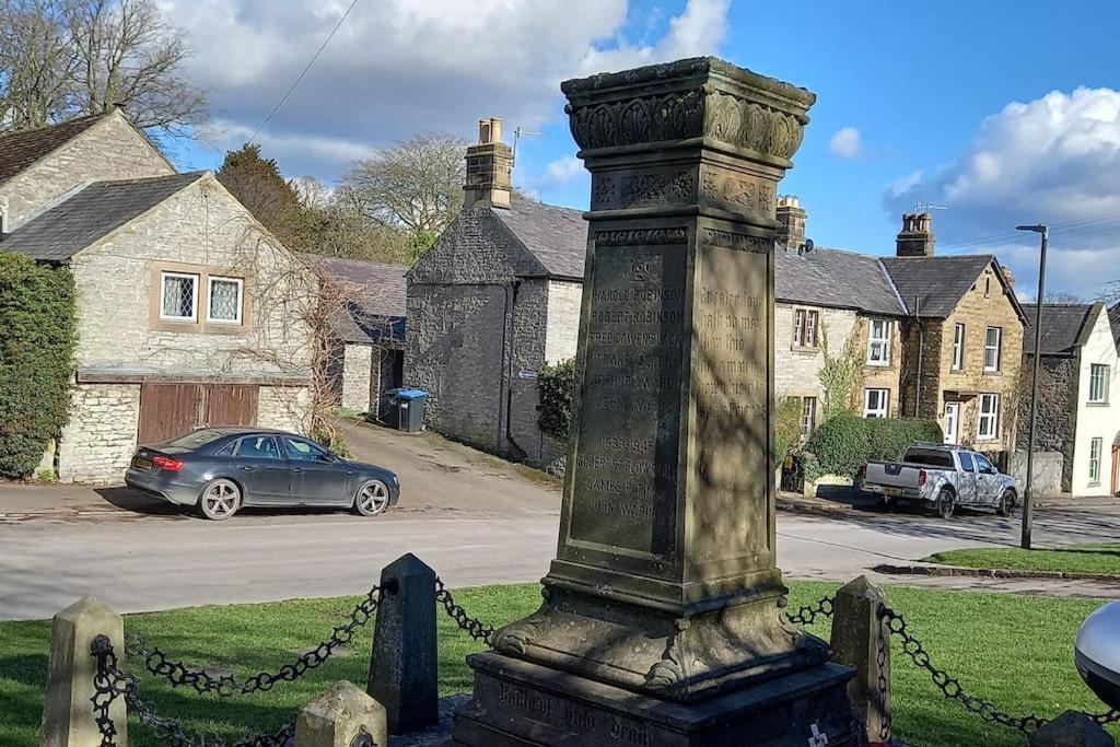 Peak District - 1 Harrow Cottage - Great Longstone エクステリア 写真